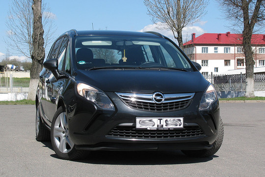 Opel-Zafira Tourer, 2013 г.в, 2.0CDTI, 6-МКПП Opel-Zafira Tourer, 2013 г.в, 2.0CDTI, 6-МКПП