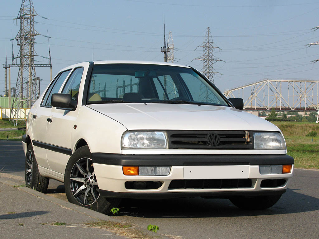 Volkswagen-Vento, 1995 г.в, 1.8Б, АКПП
