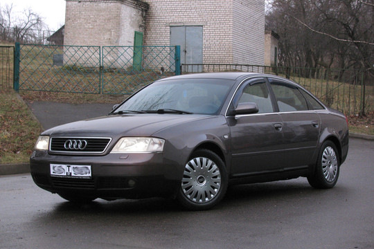 Audi-A6 C5, 2000 г.в, 1.8Б, 5-МКПП