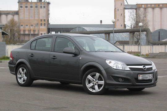 Opel-Astra H, 2011 г.в, 1.6Б, 5-МКПП