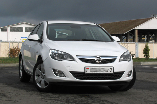 Opel-Astra J Cosmo Plus, 2010 г.в, 1.6Б, АКПП