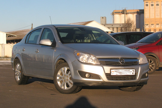 Opel-Astra H, 2010 г.в, 1.8Б, 5-МКПП