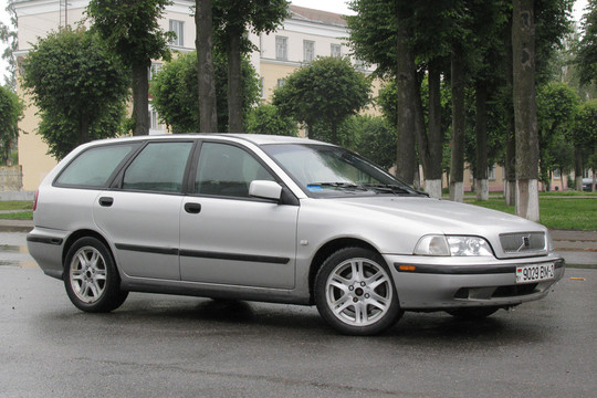 Volvo-V40, 2000 г.в, 1.9TDI, 5-МКПП Volvo-V40, 2000 г.в, 1.9TDI, 5-МКПП