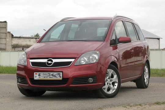 Opel-Zafira Cosmo, 2007 г.в, 1.8Б, 5-МКПП Opel-Zafira Cosmo, 2007 г.в, 1.8Б, 5-МКПП